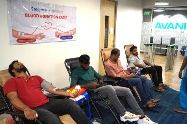 Volunteers at the Indotronix Avani Vizag blood donation drive