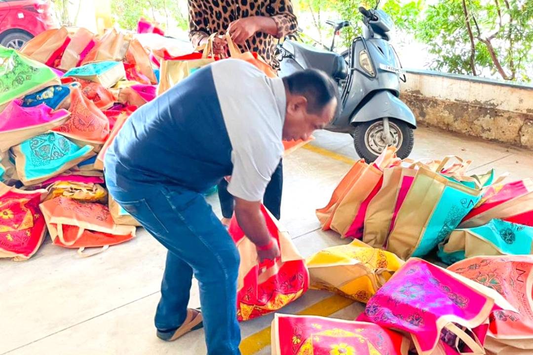 Nigama Foundation distributing relief packs to flood-affected families