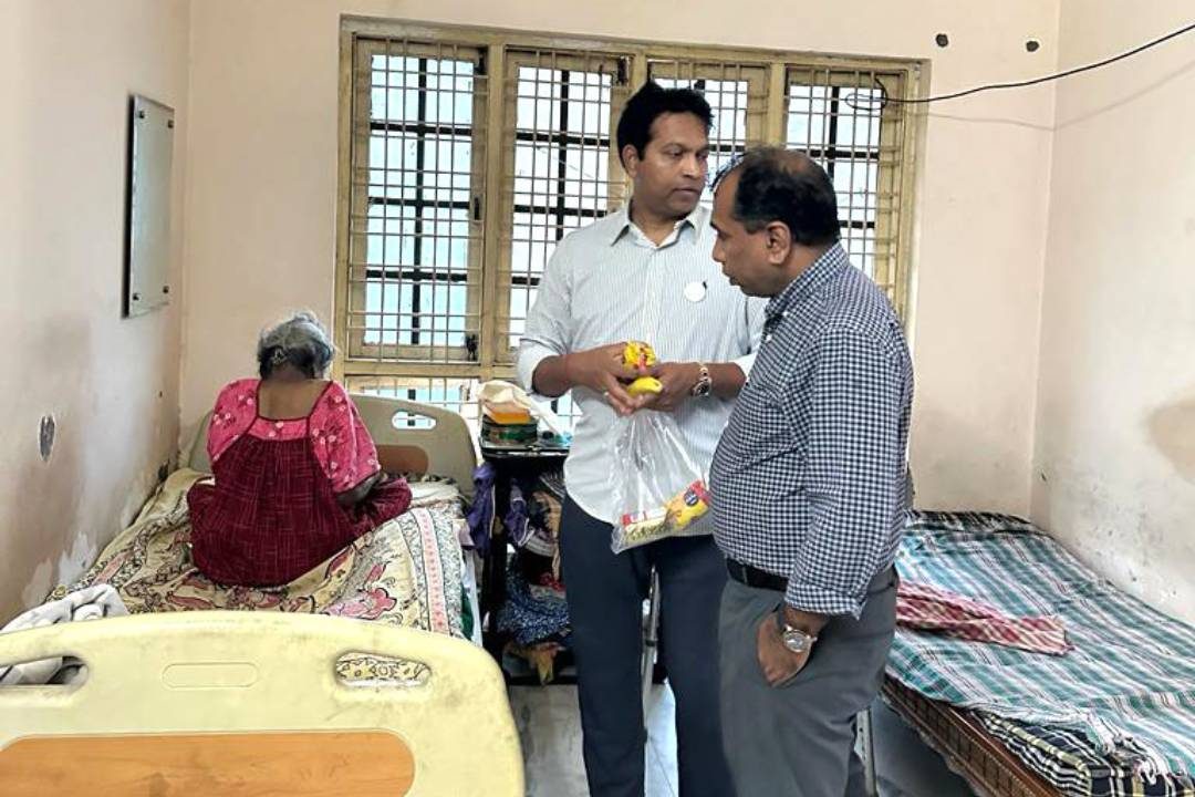 Residents of Susheel Foundation Old Age Home with donated supplies